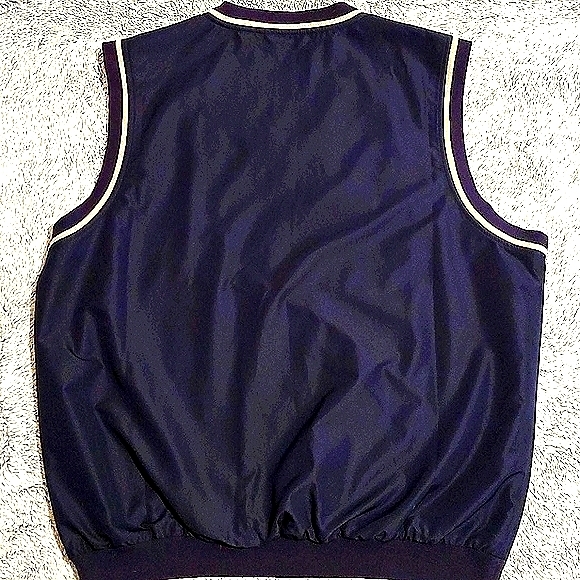 Cutter and Buck Sleeveless Pullover Golf Sweater - Picture 2 of 11